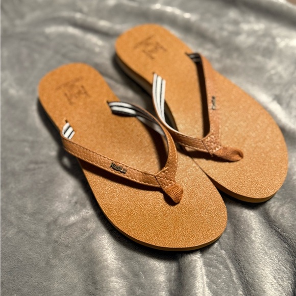 Tan Flip Flops with Striped Straps - Picture 5 of 8